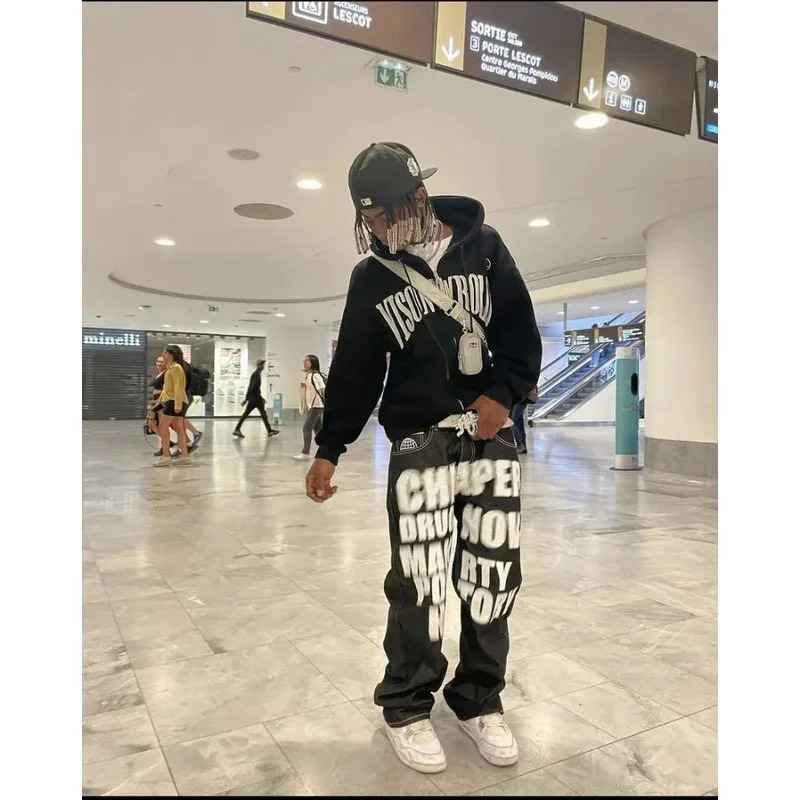 2026年ニューヒップホップレタープリントブラックパンツ男女 - Men'S Fashion Vest With Jeans のレビューと価格